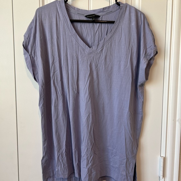 Banana Republic Lavender V-Neck Short Sleeve Top - Picture 1 of 4